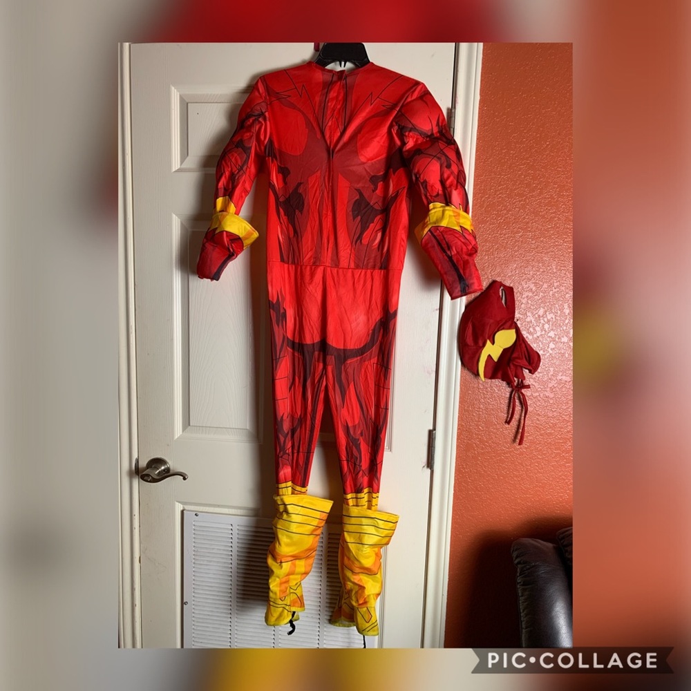 flash costume - Picture 2 of 6
